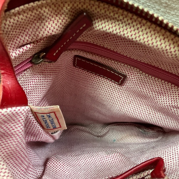 Chic DOONEY and BOURKE Burgundy Crossbody Bag - Picture 9 of 9